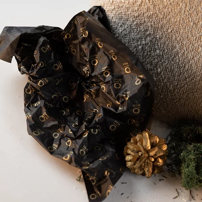 FEKETE - ARANY LOGÓZOTT CSOMAGOLÓPAPÍR